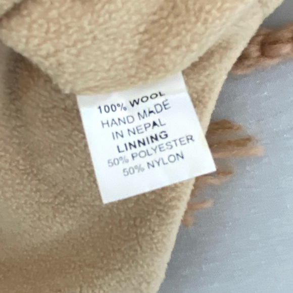 Handmade Nepal 100% Wool Teddy Bear Animal Hat - Picture 4 of 4